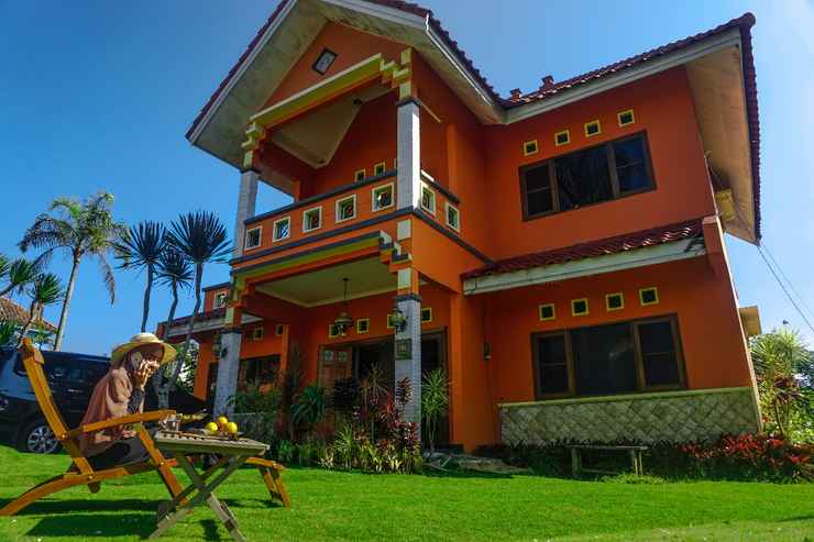 Room rate Villa Batu Malang, Batu from 14-05-2022 until 15-05-2022