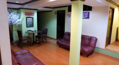 로비 4 Star Bright Court