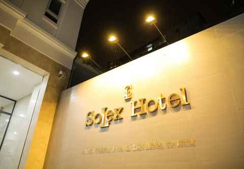 Bên ngoài SoLex Hotel