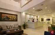 Lobi 4 Silk Queen Grand Hotel