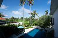 Swimming Pool Umpadhi Canggu Hotel