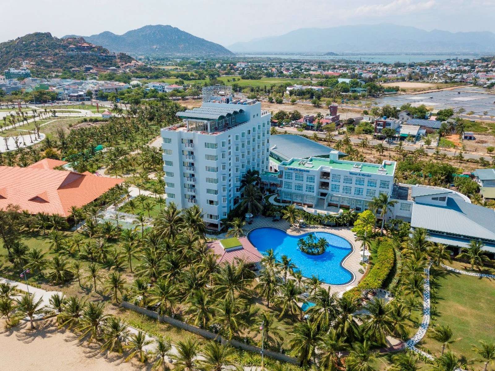 Saigon Ninh Chữ Hotel & Resort khach san Ninh Thuan