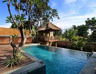 Swimming Pool 2 Villa Bedauh