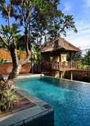 SWIMMING_POOL Villa Bedauh