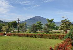 Tempat Tarikan Berdekatan 7 Nusantara Hotel Sembalun