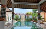 Kolam Renang 2 Villa Casablanca Surf Keramas