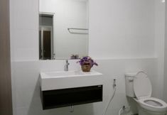 In-room Bathroom 7 Warm Hostel Chiangmai
