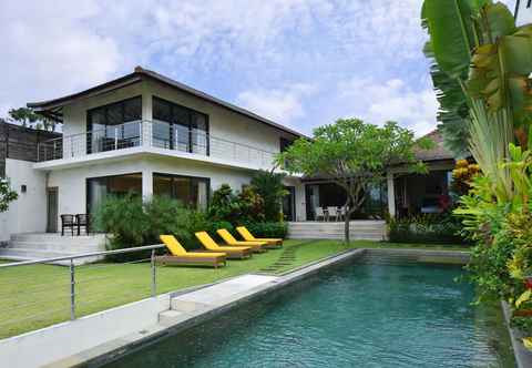 Exterior Villa Agong