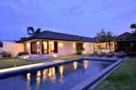 Swimming Pool Villa Agong