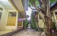 Lobi 2 Mawar Beach Bungalow