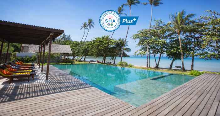 สระว่ายน้ำ Mira Montra Resort (SHA Plus+)