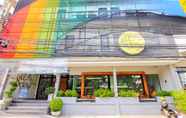 Exterior 3 Super OYO 426 All Day Hostel @ Sukhumvit