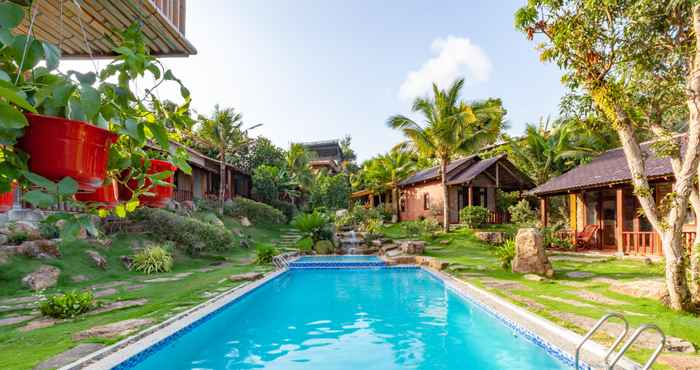 Kolam Renang Mely Wow Phu Quoc Resort