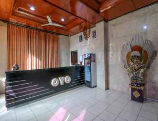 Lobi 2 Super OYO 1952 Hotel Dewata Indah