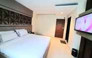 Bedroom 4 Alexander Hotel Tegal