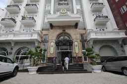 Du Lys Hotel , SGD 107