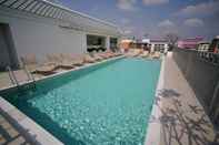 Swimming Pool Casa Vimaya Riverside