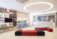 Lobby 6 Red Planet Manila Bay