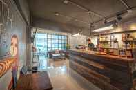 Bar, Cafe and Lounge Sloth Hostel Don Mueang Airport