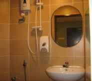 Toilet Kamar 7 Uptown Hotel Kajang 