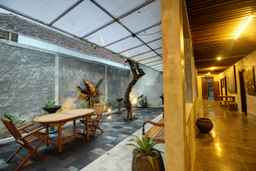Watu Agung Guest House, SGD 43