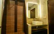 Toilet Kamar 4 Watu Agung Guest House