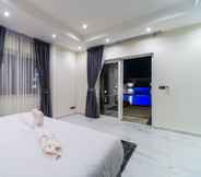Bedroom 2 Luxury Pool Villa 54