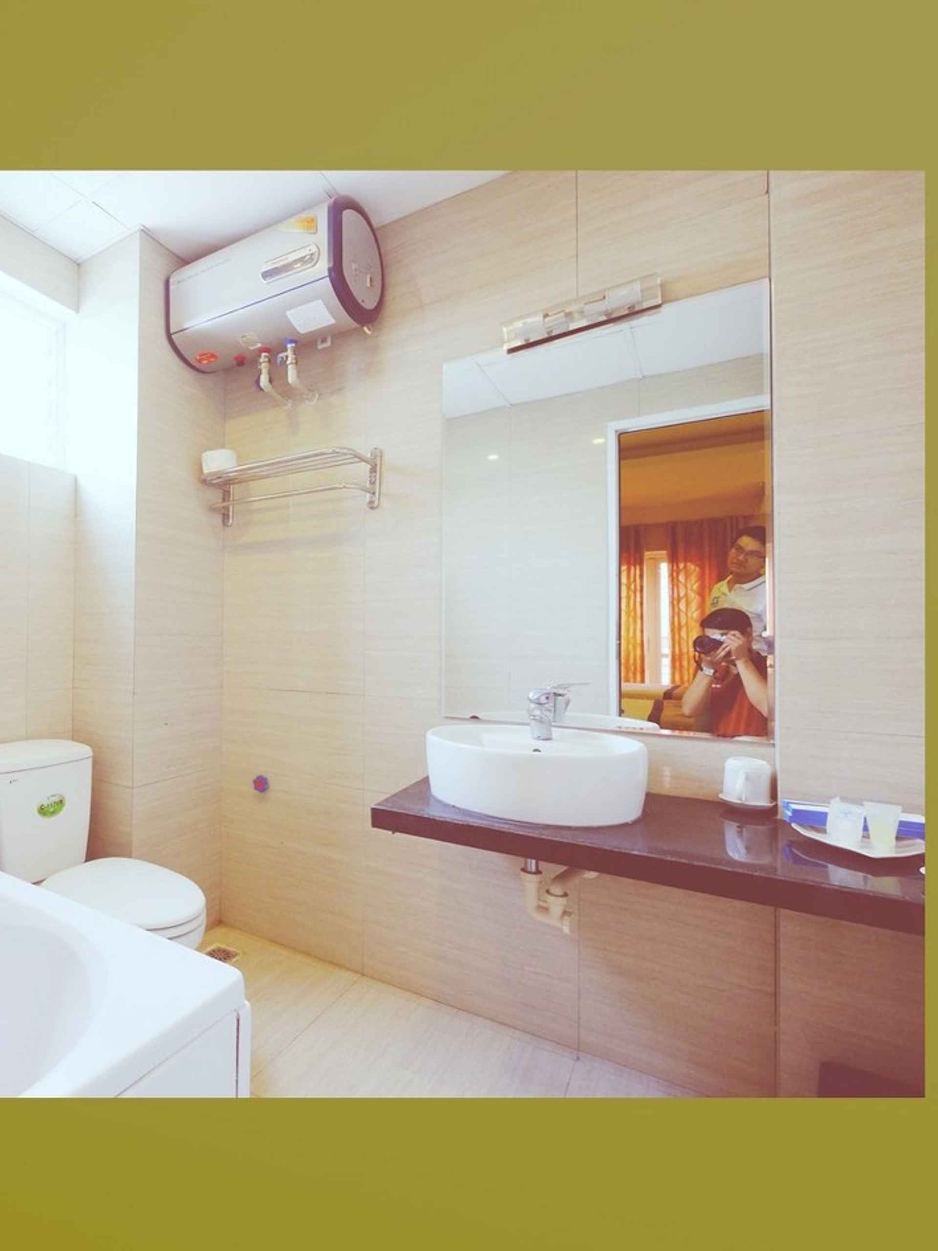 Phòng tắm bên trong Ba Sao Hotel