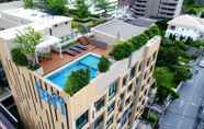 ภายนอกอาคาร 5 Ramada by Wyndham Bangkok Ten Ekamai Residences