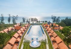 สระว่ายน้ำ 2 Le Menara Beachfront Villa & Resort