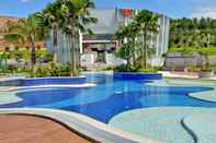 Kolam Renang HARRIS Resort Barelang Batam