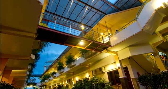 Lobi Hotel Puri Perdana