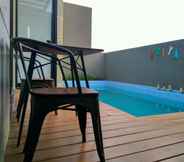 Swimming Pool 4 Griya Kubus
