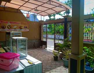 Lobby 2 Budget Room in Solo Baru (Kamar Khusus Wanita)