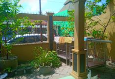 Restaurant 7 Budget Room in Solo Baru (Kamar Khusus Wanita)