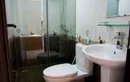 Toilet Kamar 4 Hotel Liberty HV