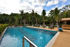 외관 River Front Krabi Hotel