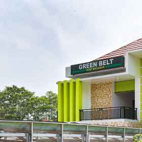 Green Belt Near Bandara Adisucipto 1, Hotel Srawung Resto & Kopi