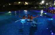 Kolam Renang 4 Jazz U Garden Resort