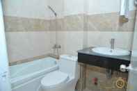 In-room Bathroom Queen Central Hotel and Apartment - Dinh Cong Trang