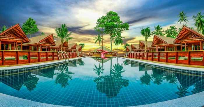 Swimming Pool Khanom Cabana Beach Resort