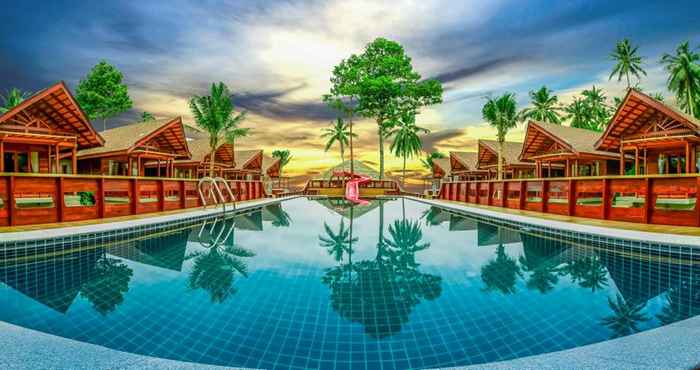 Kolam Renang Khanom Cabana Beach Resort