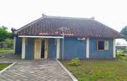 Exterior 2 Clean Room at Homestay Ndalem Soerani