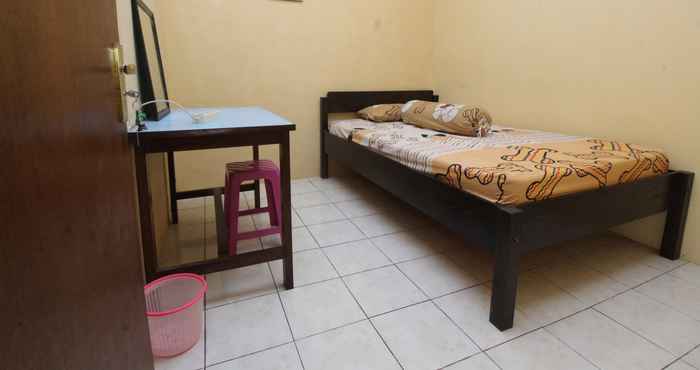 Bilik Tidur Comfort Room at Guesthouse Tirza