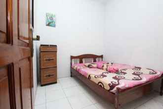 Bilik Tidur 4 Comfort Room at Guesthouse Tirza