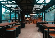 Bar, Cafe and Lounge 4 Abang Villa