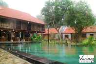 Swimming Pool Vanlong Garden