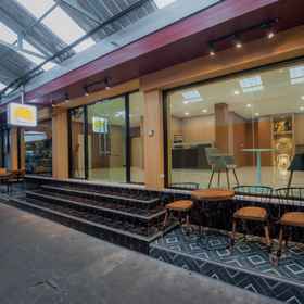 Exterior / Building 1 The Moon Night Hotel, Khách sạn T-Square (Tang Hua Seng) Department Store Thonburi