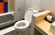 Toilet Kamar 5 Budget Hotel By The Harbour
