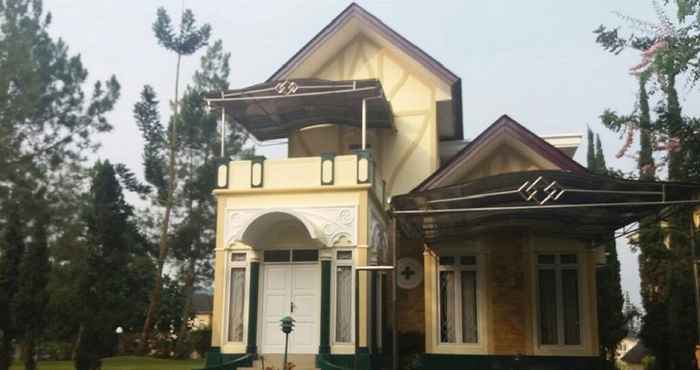 ภายนอกอาคาร Santibi's Villa Kota Bunga Seruni N